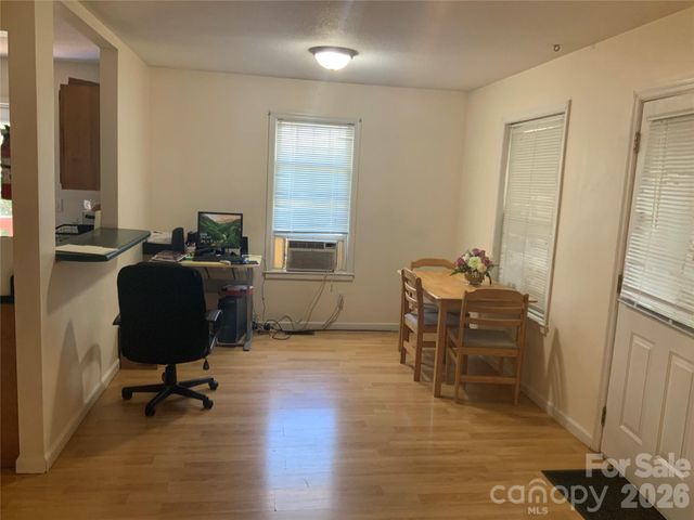 17 Buttonwood Court, Asheville, NC 28806