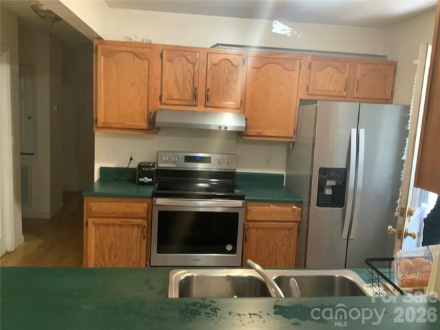 17 Buttonwood Court, Asheville, NC 28806