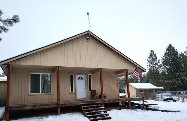 18427 W Burnett Rd, Nine Mile Falls, WA 99026