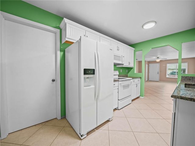 525 WINTER TERR ROAD 525, Winter Haven, FL 33881
