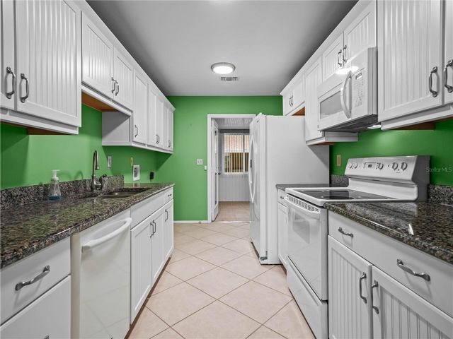 525 WINTER TERR ROAD 525, Winter Haven, FL 33881