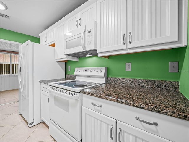 525 WINTER TERR ROAD 525, Winter Haven, FL 33881
