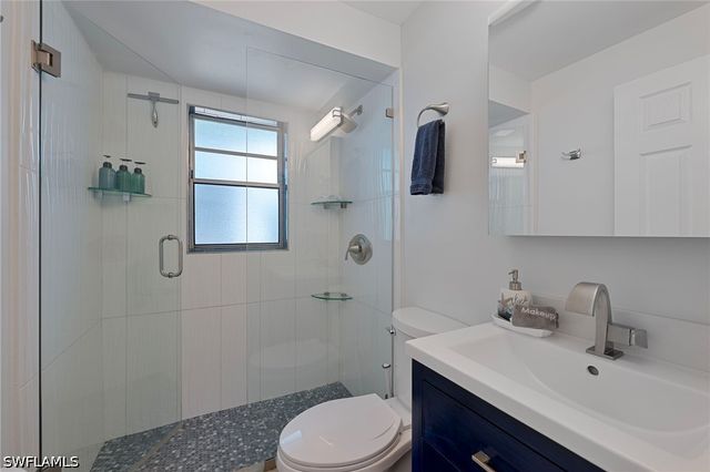 27218 Barefoot LN, Bonita Springs, FL 34135