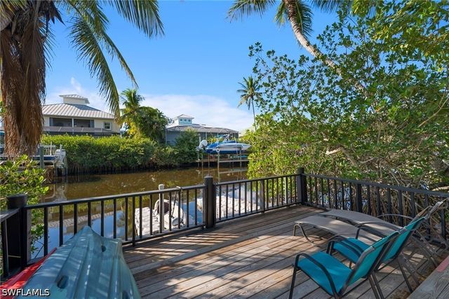27218 Barefoot LN, Bonita Springs, FL 34135
