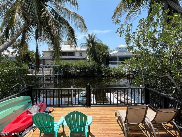 27218 Barefoot LN, Bonita Springs, FL 34135