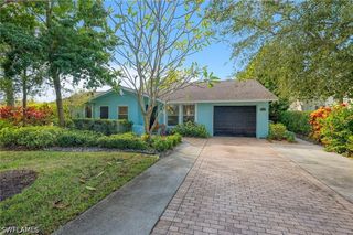 27218 Barefoot LN, Bonita Springs, FL 34135