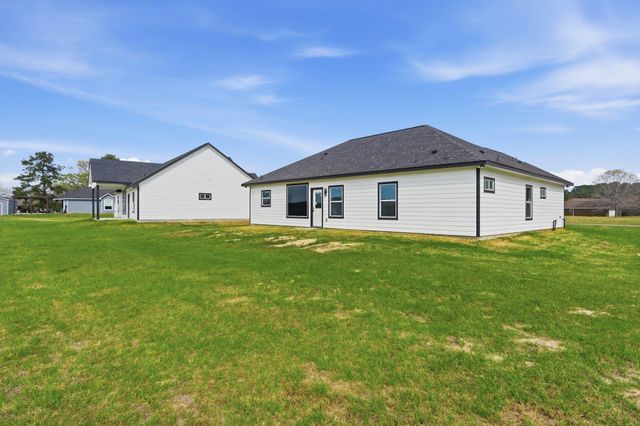 44 Meadow Lake Drive, Trinity, TX 75862