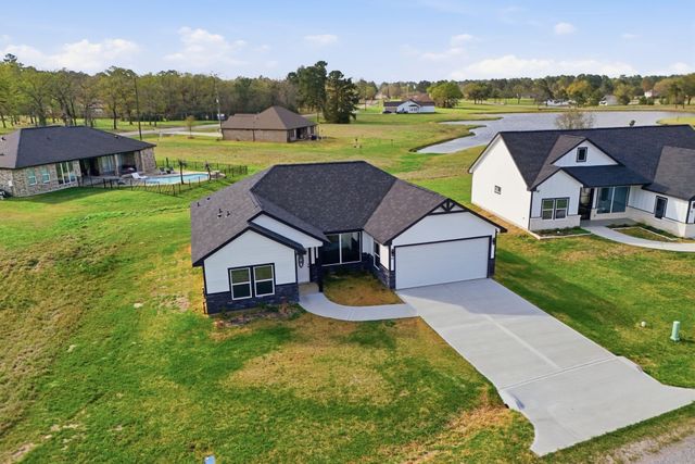 44 Meadow Lake Drive, Trinity, TX 75862