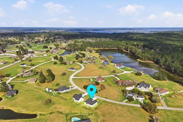 44 Meadow Lake Drive, Trinity, TX 75862