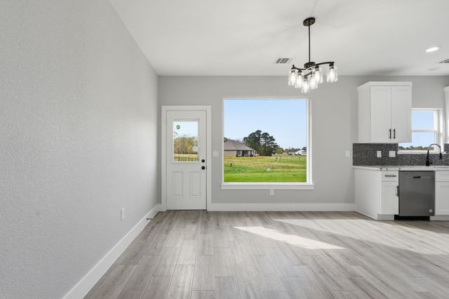 44 Meadow Lake Drive, Trinity, TX 75862