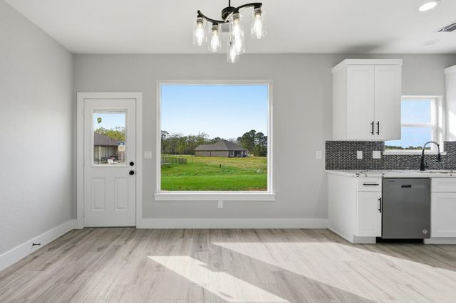 44 Meadow Lake Drive, Trinity, TX 75862