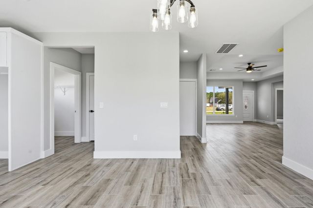 44 Meadow Lake Drive, Trinity, TX 75862