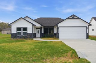 44 Meadow Lake Drive, Trinity, TX 75862