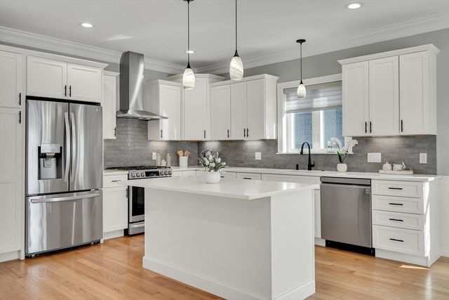 126 Dale St, Waltham, MA 02451