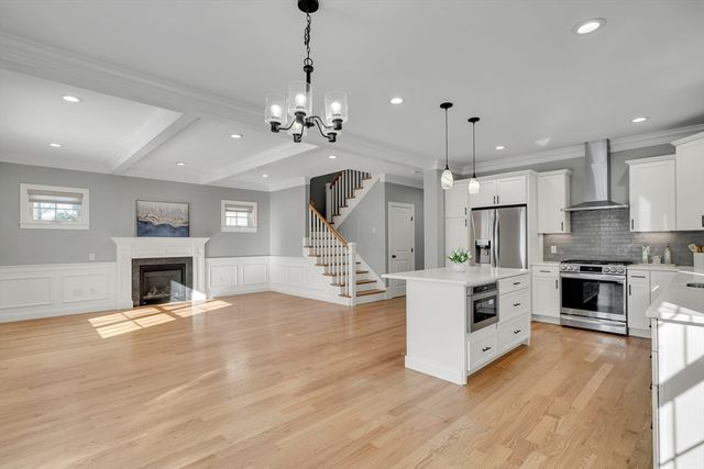 126 Dale St, Waltham, MA 02451