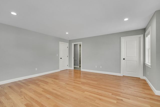 126 Dale St, Waltham, MA 02451