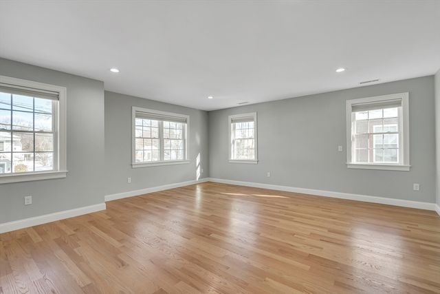 126 Dale St, Waltham, MA 02451