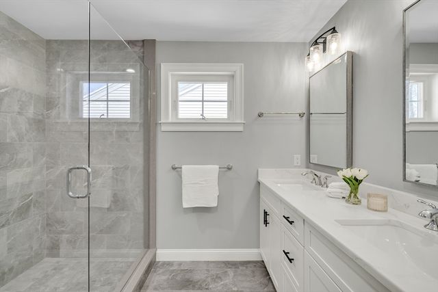 126 Dale St, Waltham, MA 02451