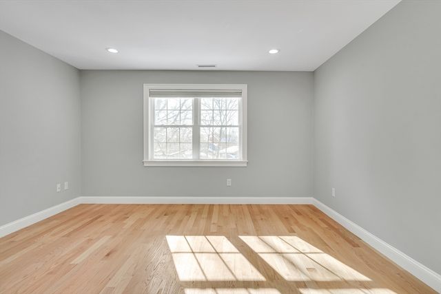 126 Dale St, Waltham, MA 02451