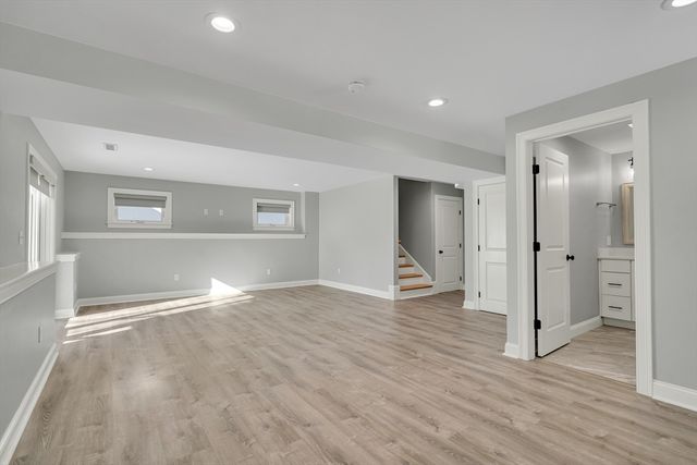 126 Dale St, Waltham, MA 02451