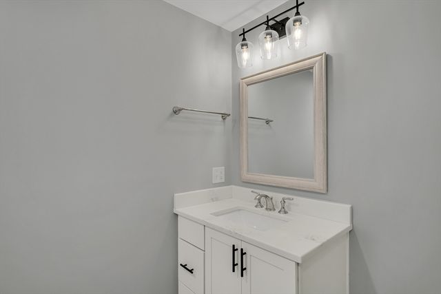 126 Dale St, Waltham, MA 02451