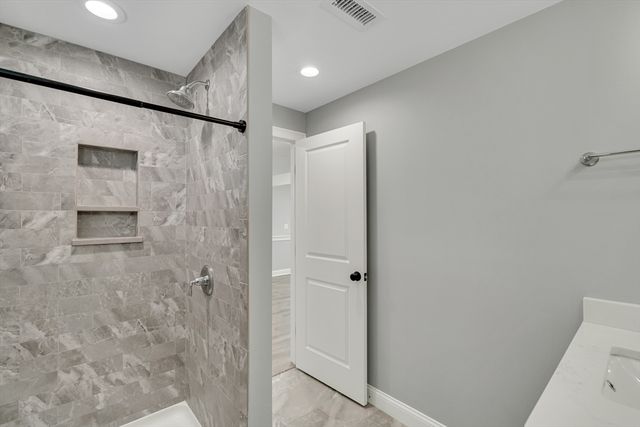 126 Dale St, Waltham, MA 02451