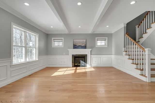 126 Dale St, Waltham, MA 02451