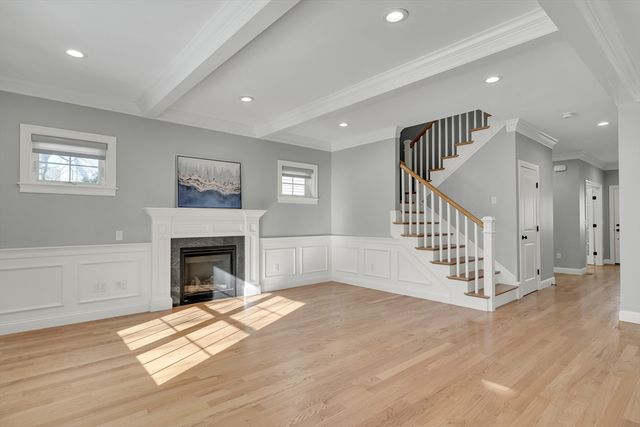 126 Dale St, Waltham, MA 02451