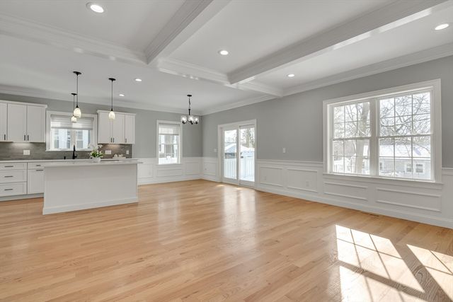 126 Dale St, Waltham, MA 02451