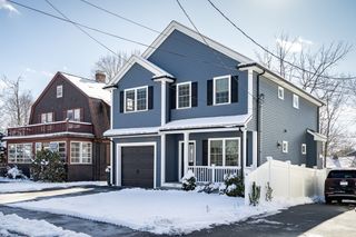 126 Dale St, Waltham, MA 02451