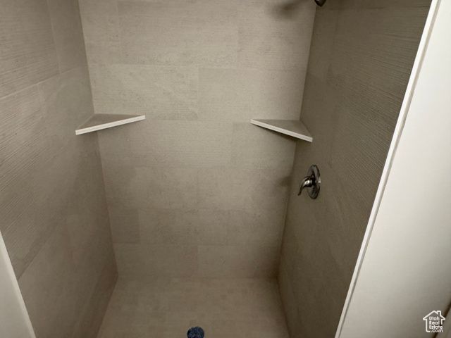 1789 W 5000 S, Roy, UT 84067