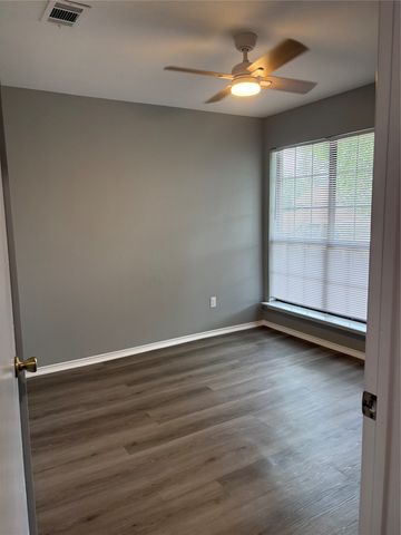 1120 Old Barn Lane, Mesquite, TX 75149