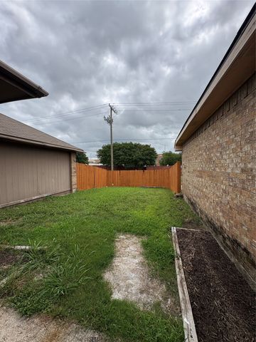 1120 Old Barn Lane, Mesquite, TX 75149
