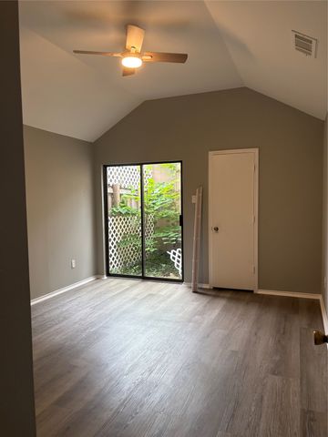 1120 Old Barn Lane, Mesquite, TX 75149