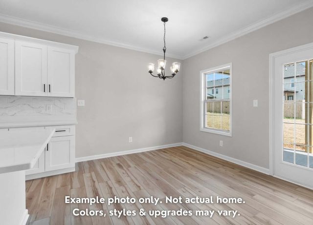 637 Woodrush Dr, Clarksville, TN 37040