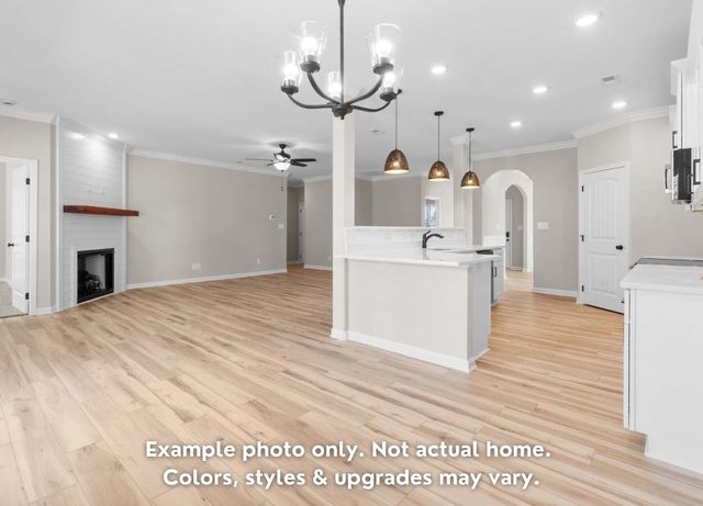 637 Woodrush Dr, Clarksville, TN 37040