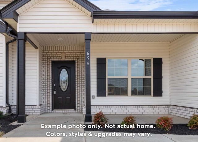 637 Woodrush Dr, Clarksville, TN 37040