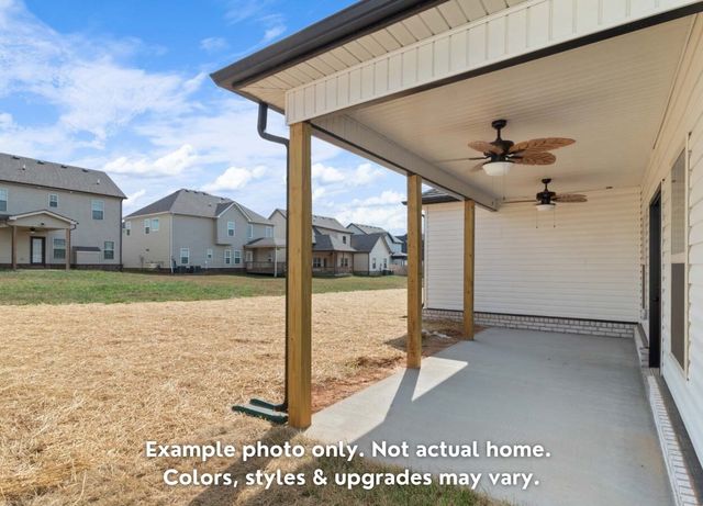 637 Woodrush Dr, Clarksville, TN 37040