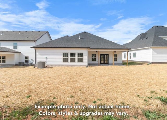 637 Woodrush Dr, Clarksville, TN 37040