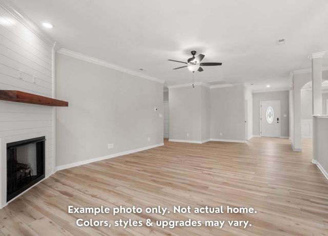 637 Woodrush Dr, Clarksville, TN 37040