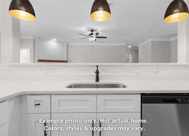 637 Woodrush Dr, Clarksville, TN 37040