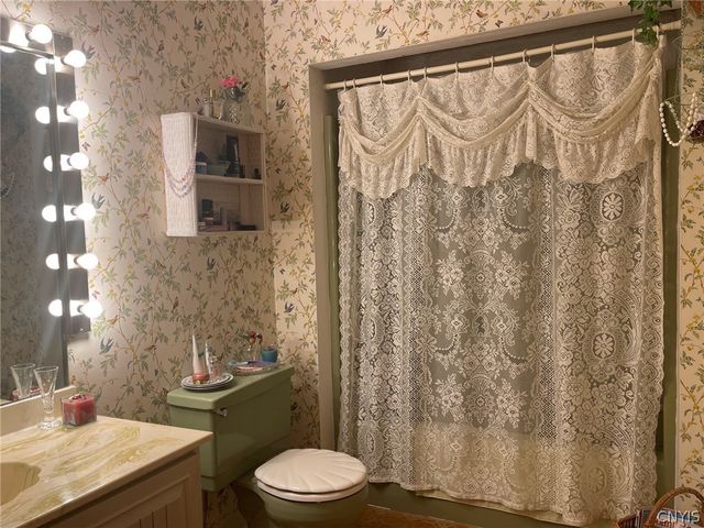 576 Stoneleigh Road, Oneida, NY 13421