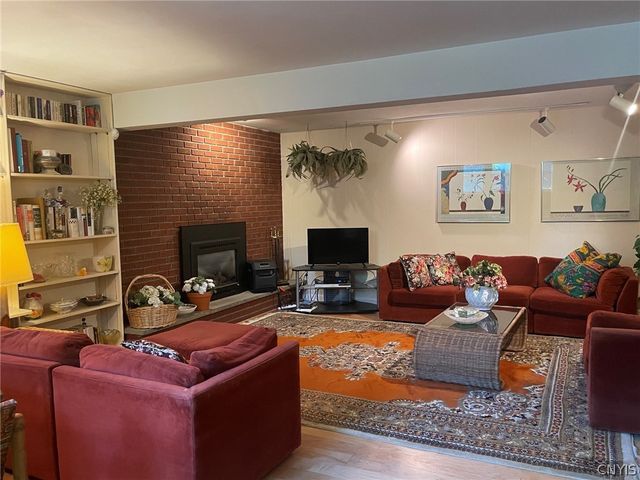 576 Stoneleigh Road, Oneida, NY 13421