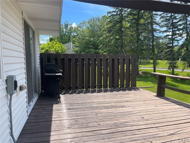 576 Stoneleigh Road, Oneida, NY 13421