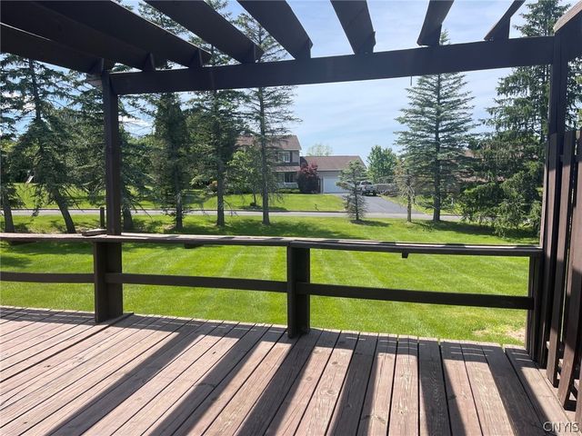 576 Stoneleigh Road, Oneida, NY 13421