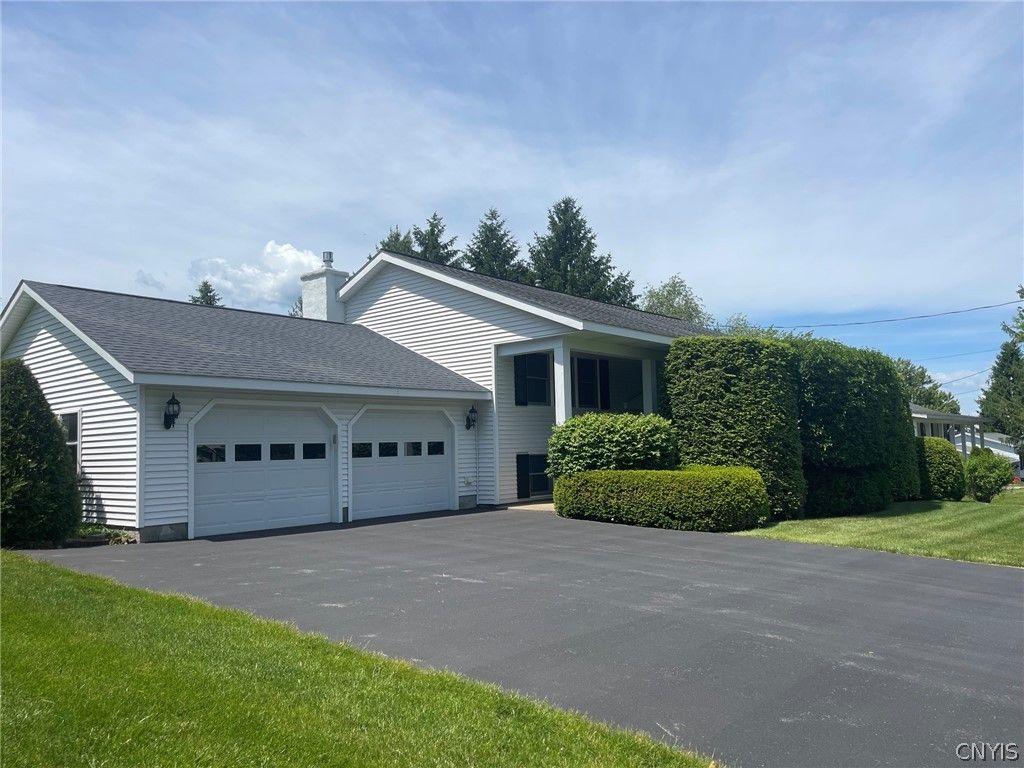 576 Stoneleigh Road, Oneida, NY 13421