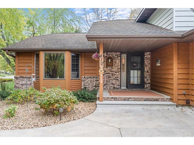 410 River Hills Road, River Falls, WI 54022