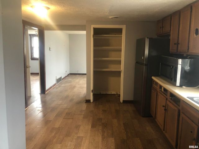 2800 E Keys Avenue, Springfield, IL 62702