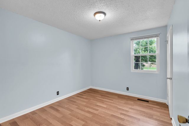 7120 Fairlawn Dr, Fairview, TN 37062