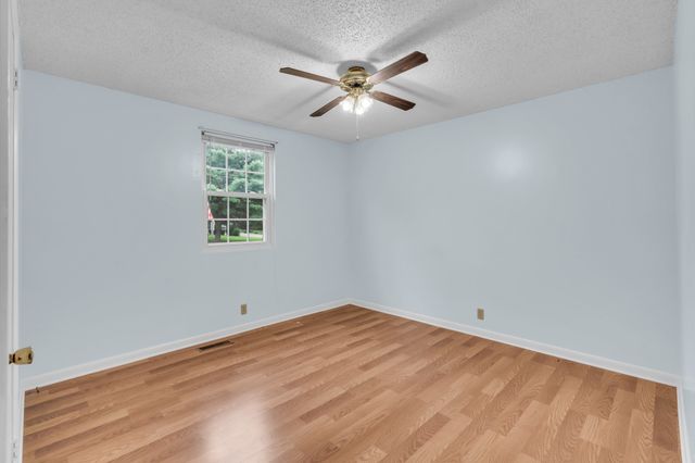 7120 Fairlawn Dr, Fairview, TN 37062